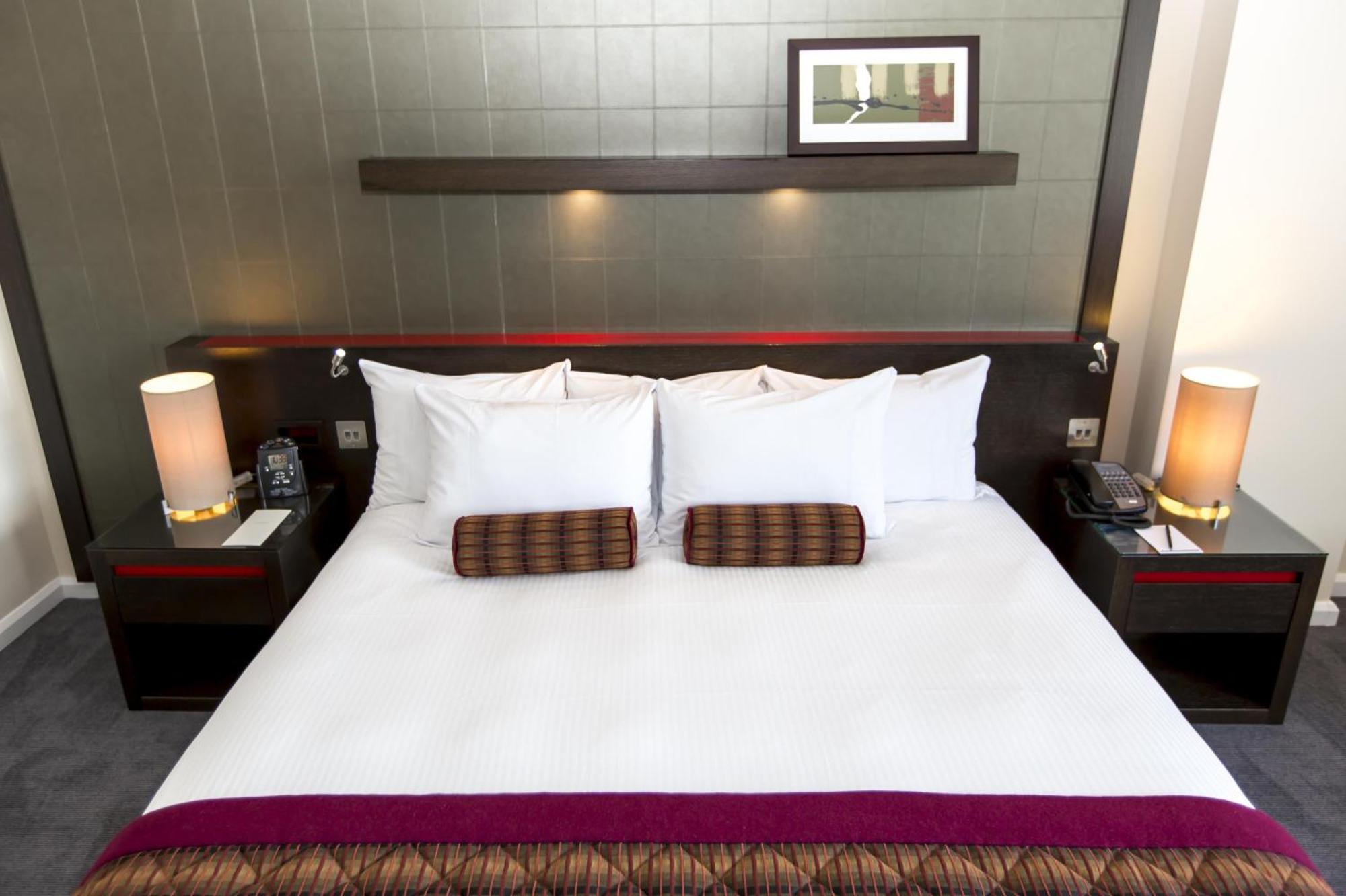 Rom Executive med king-size-seng